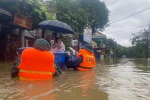 Thừa Thiên-Huế dự trữ hàng trăm tấn lương thực trước mùa mưa bão