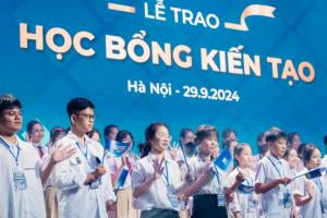 Vinschool trao học bổng kiến tạo cho 30 học sinh xuất sắc vượt khó