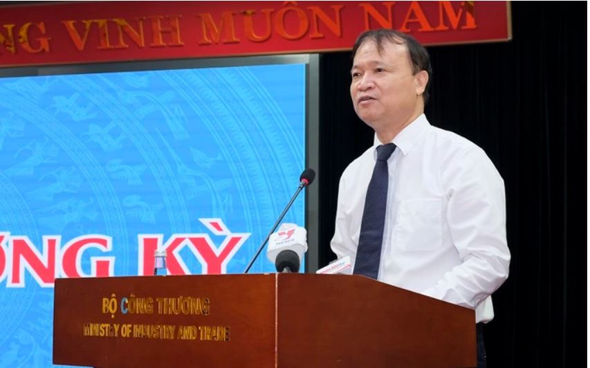 Nóng vụ giảm giá xăng dầu, nhà máy Nghi Sơn vẫn chập chờn nguồn cung